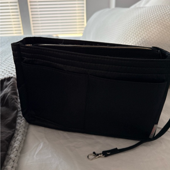 Authentic Gucci Shoulder Soho Bag & Wallet - Picture 13 of 13